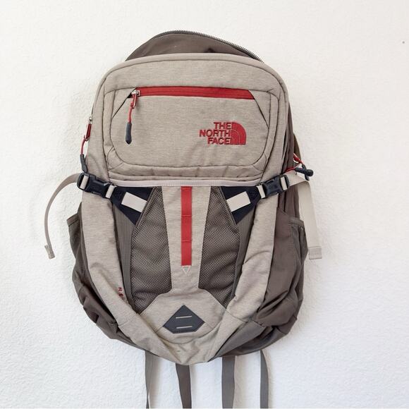 The North Face Recon Backpack - Picture 1 of 6